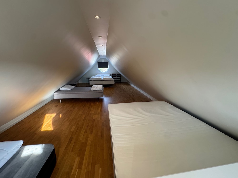 Modern 1-bedroom Apartment for 6 Near Kristianstad