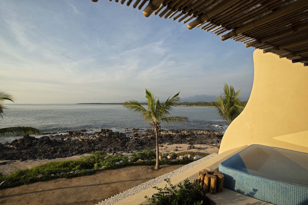 Punta Majahua Condos