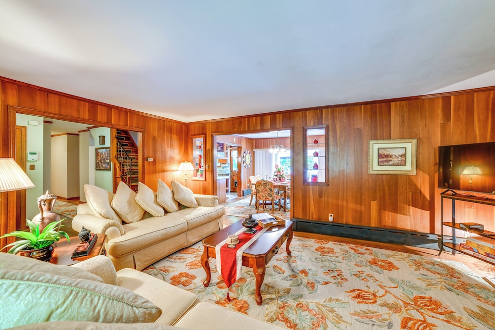 Serene Home w/ On-site Brook in Callicoon Center