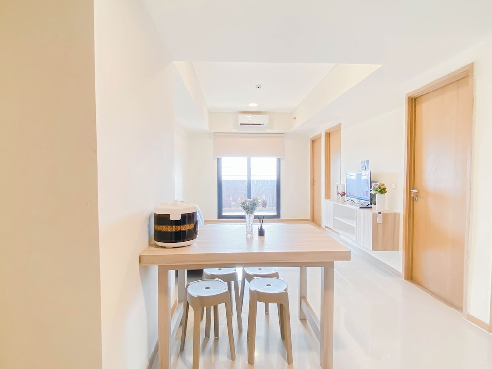 Spacious 3Br With Neutral Toned At Meikarta Apartment
