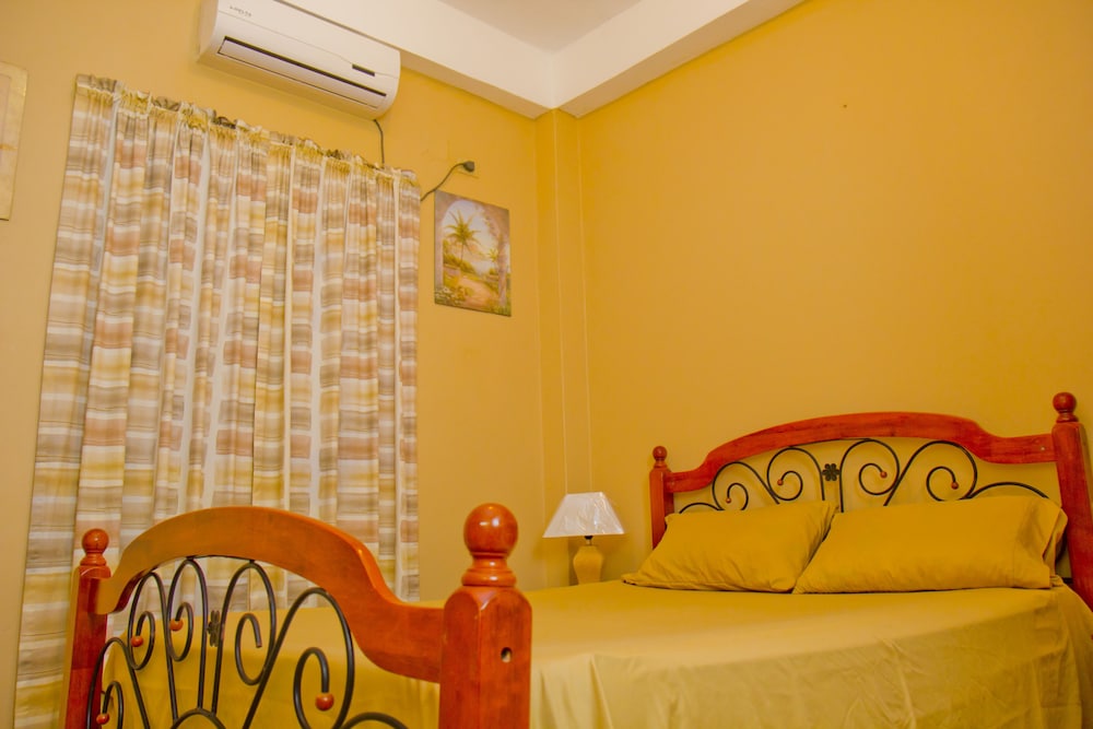 Port of Spain Sandy Guest Apartment
