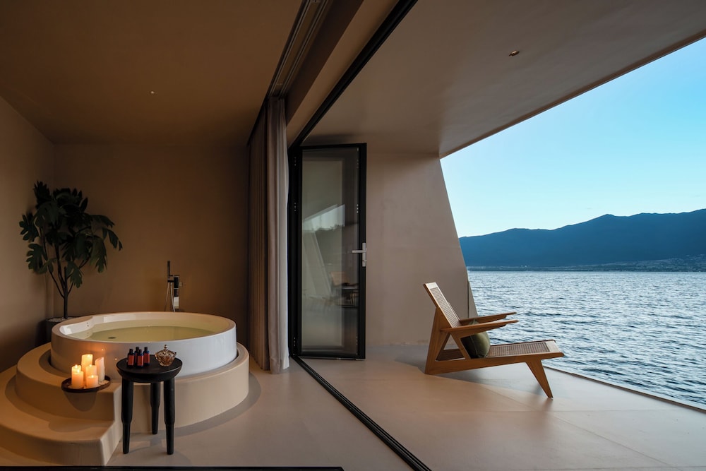Dali Rushi Jiuxi Sea View Holiday Inn