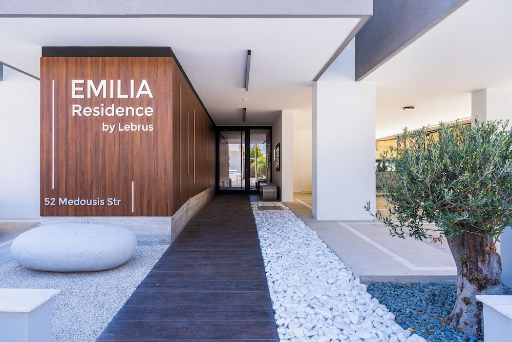 Lunette Artful 1-BR Apartment in Larnaca