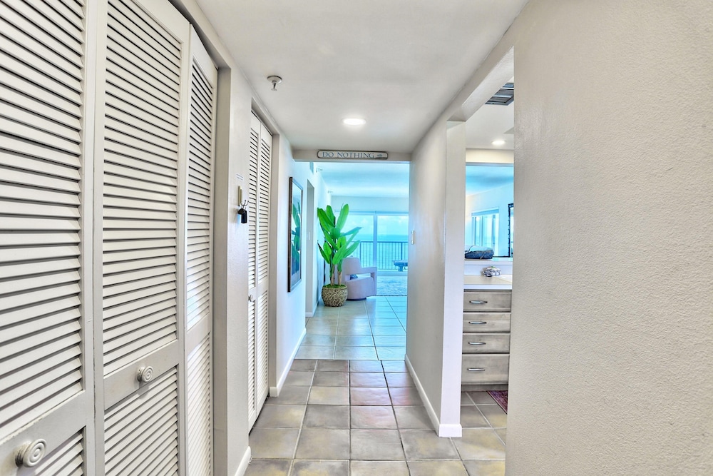 Ocean Sands 1-808