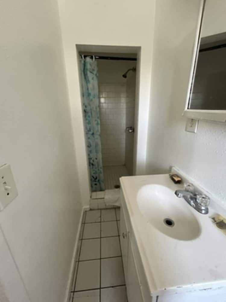Encore Inn Inglewood