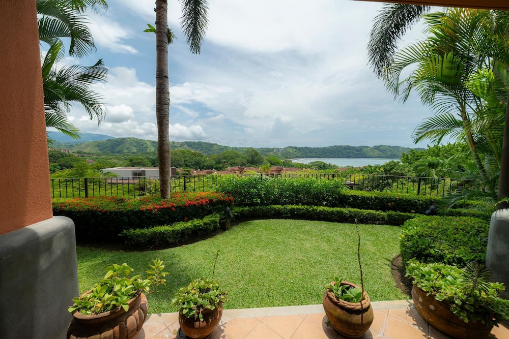 Montebello 1E 3 bed 3 Bath Ocean View