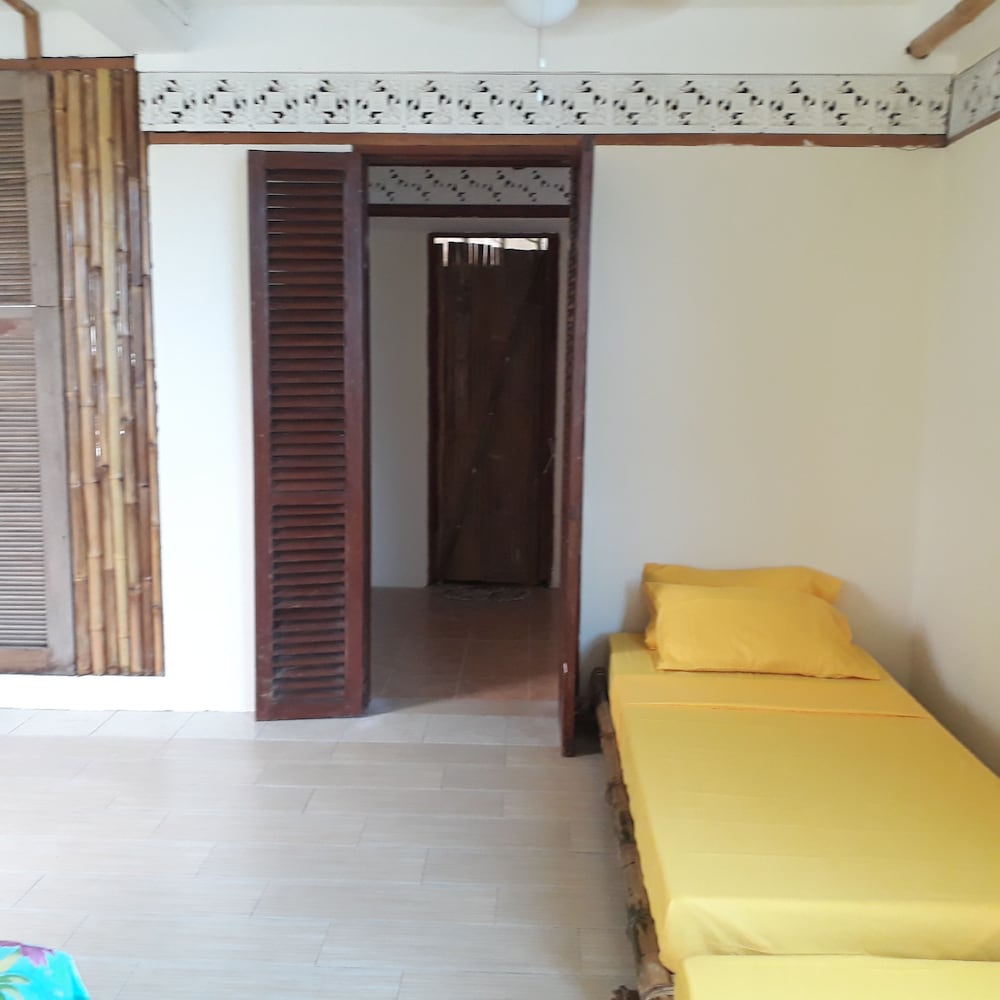 Bahay Isla Sanctuario
