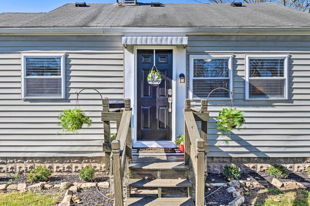 Anderson Bungalow Near University + Downtown!