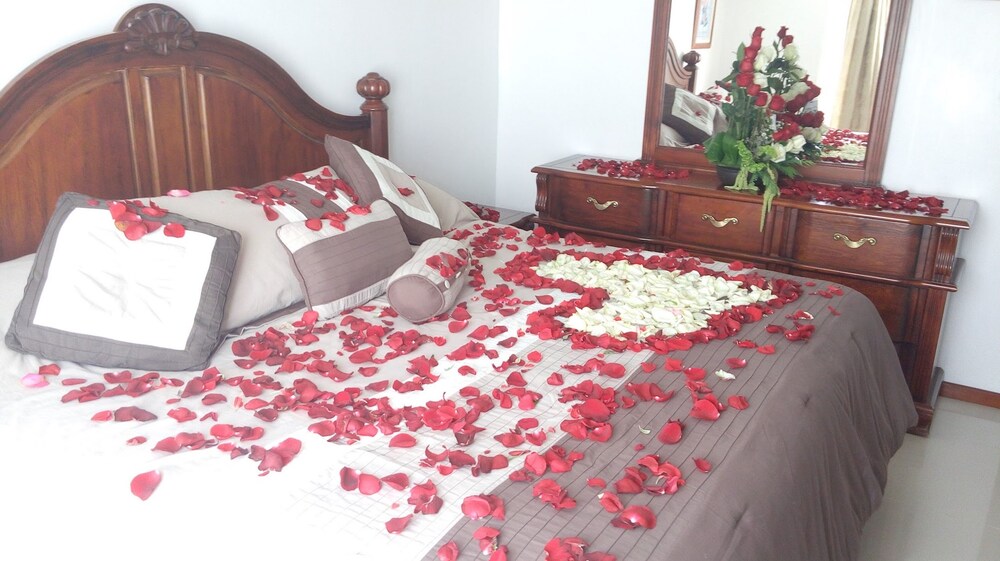 La Aurora Hotel like Home