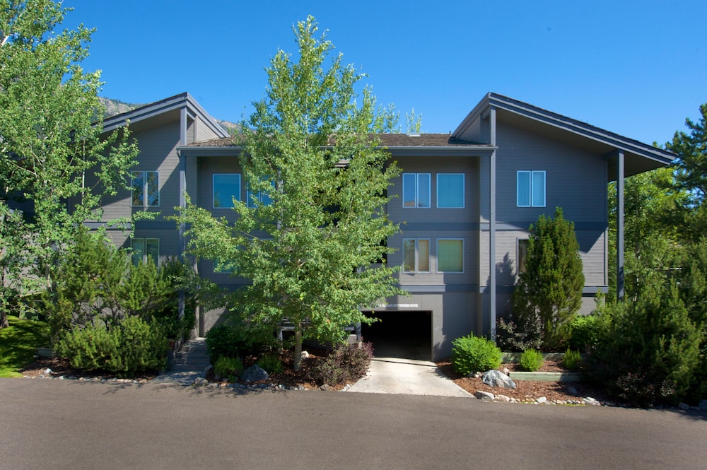 Teton Village Vacations - Teton Village Condos Collection by JHRL - Property Image 11