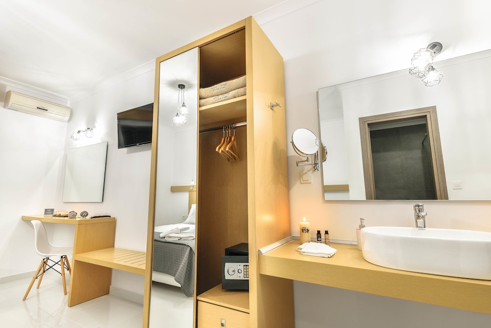 White Canvas Boutique Studios photo 3