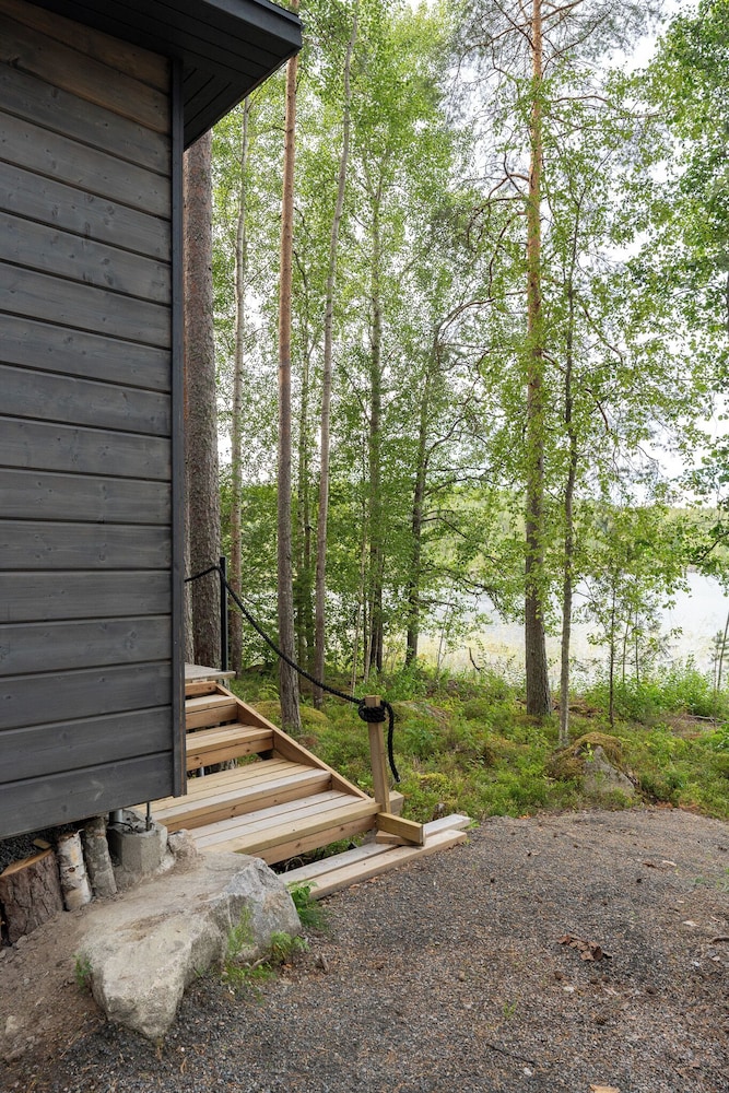 High-quality suite by the lake