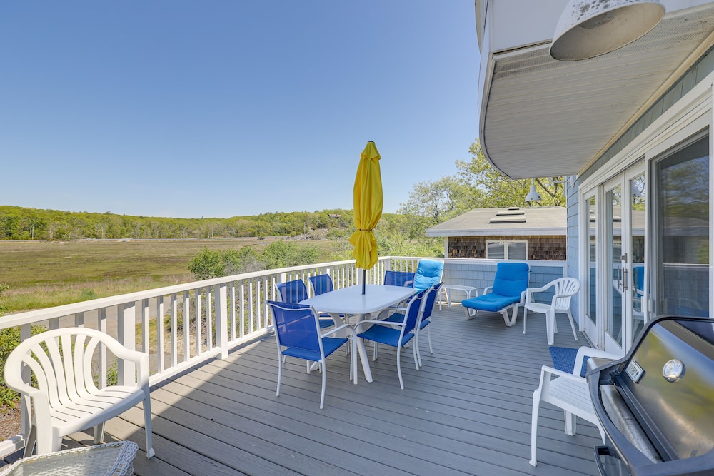 Inviting Rockport Rental w/ Deck: Walk to Beach!