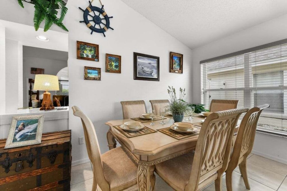 Cozy 3br Home W/ Private Pool Near Disney 3 Bedroom Villa