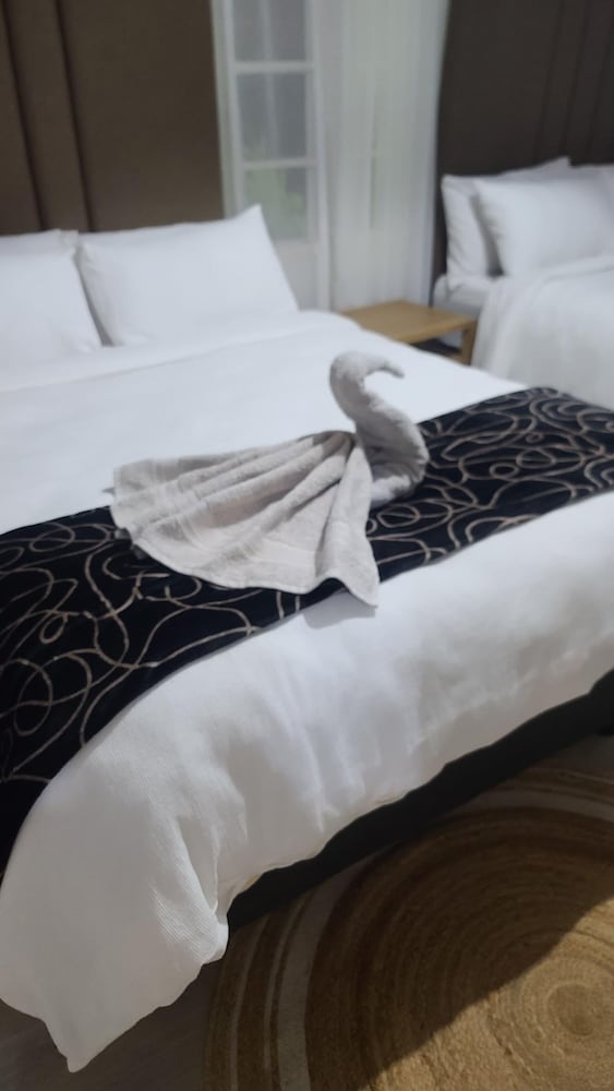 Two bed Nyanga Lakeside Cottage - 2298