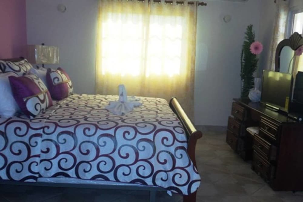 6 Bedroom Villa With an Ocean View view 4