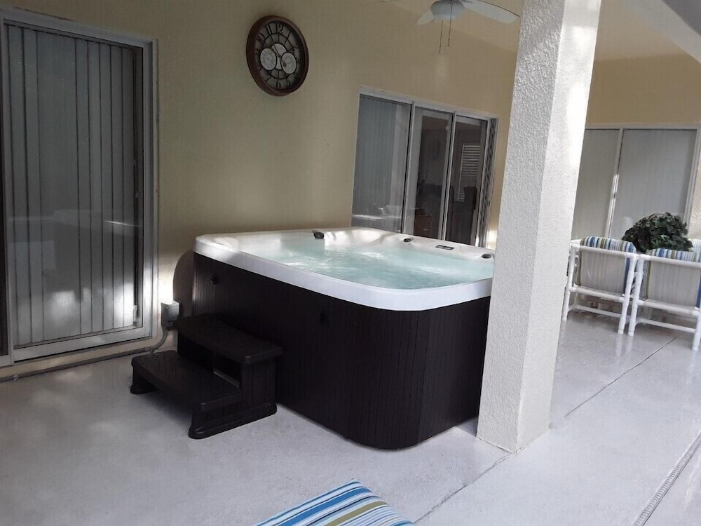 1219 Gorgeous Home 3-mastersgames Roomhot Tub - Image 5