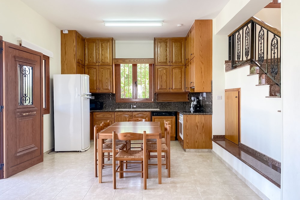 Phaedrus Living Serenity Villa Lysos