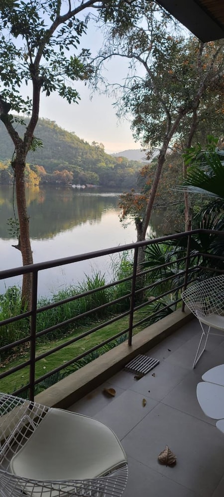 W Charming 5BR Villa in the Heart of Anapoima