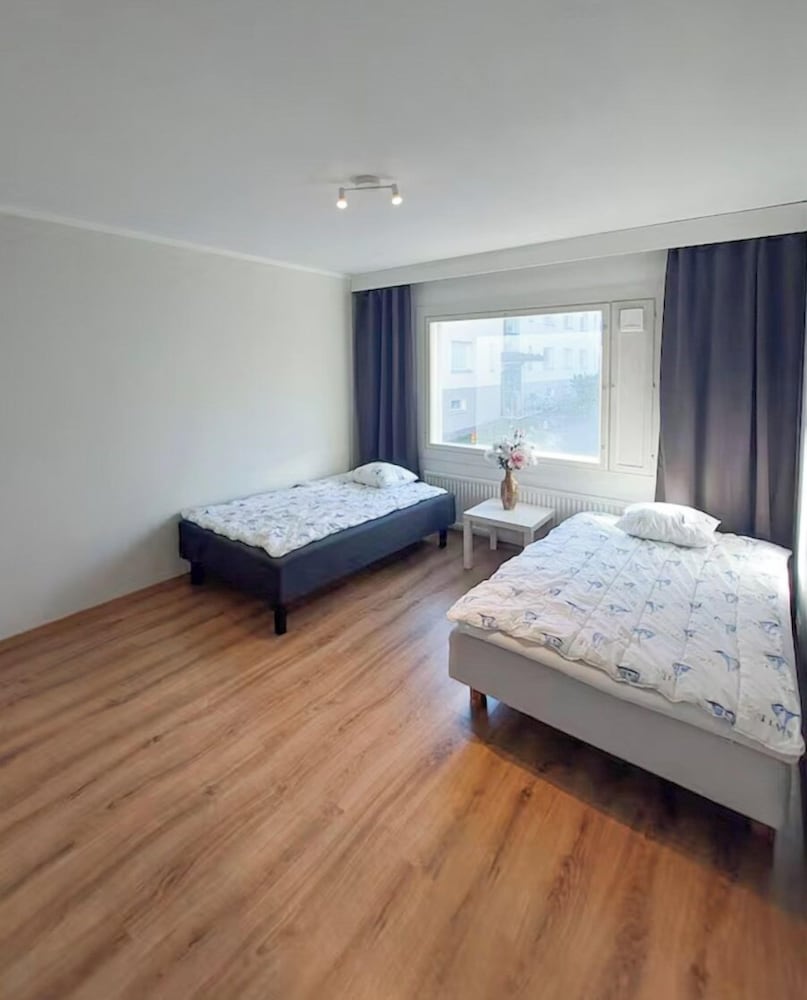 2BR Apt in Quiet Neighborhood