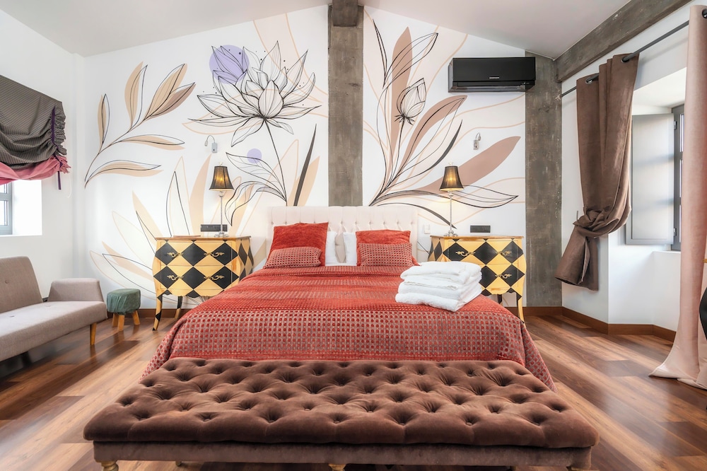 Oakmoon House