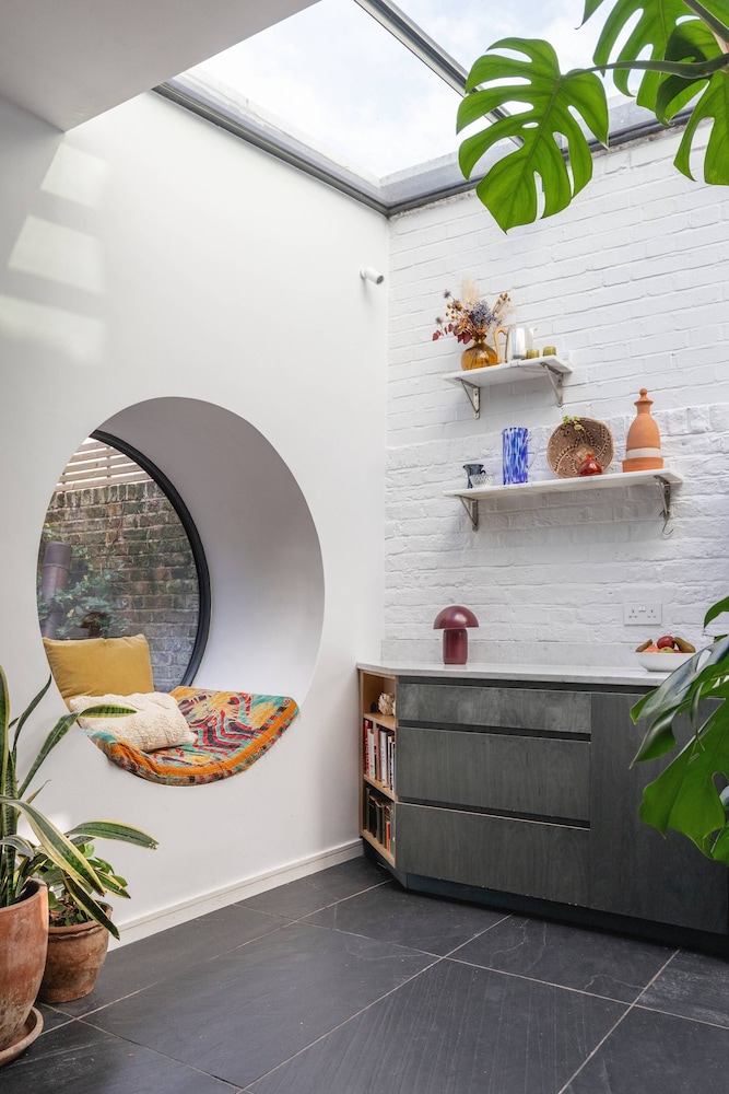 Colville Terrace IV by Onefinestay