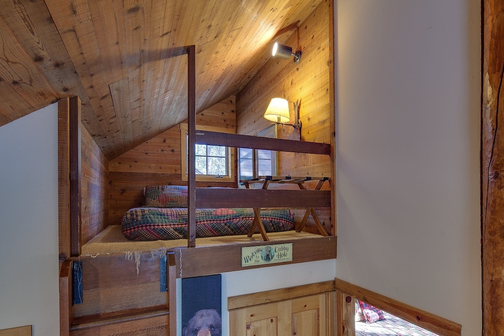 Diamond Peak 2 3 Bedroom Home