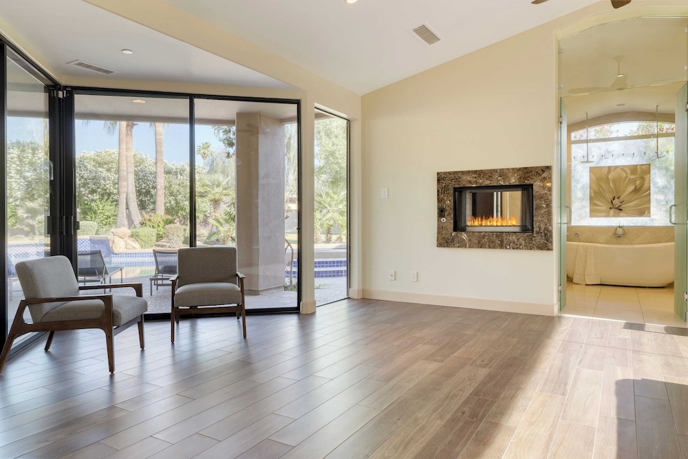 Luxe Scottsdale Oasis With Pool, Hot Tub, Firepit and Outdoor Lounge Avantstay