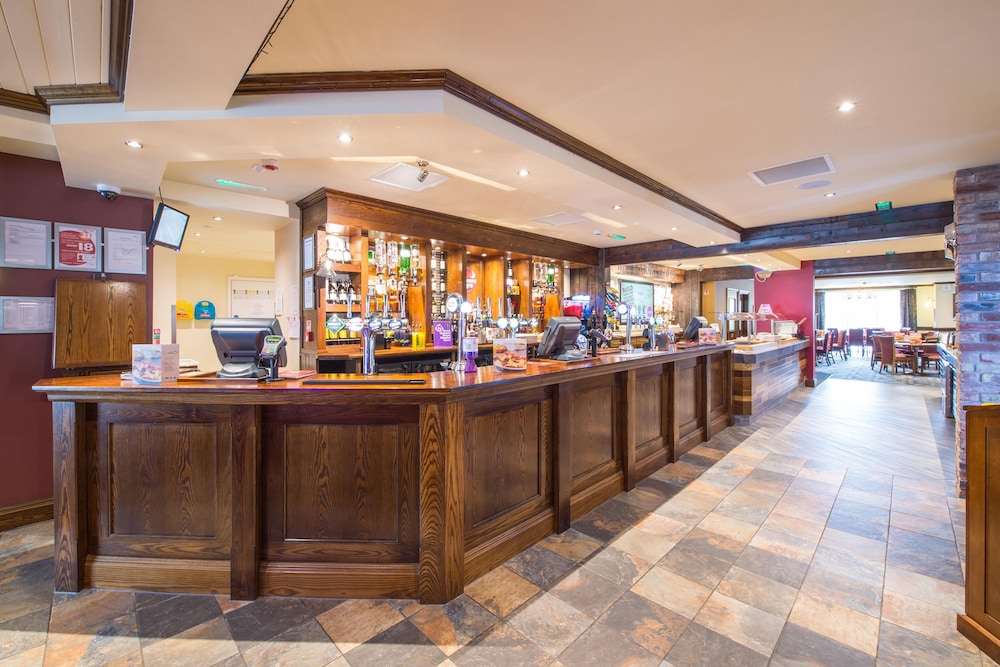 Premier Inn Stourbridge Town Centre 5