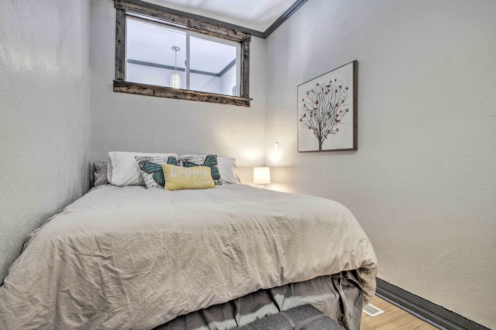 Quaint Helena Apartment - Walkable to Downtown! view 2