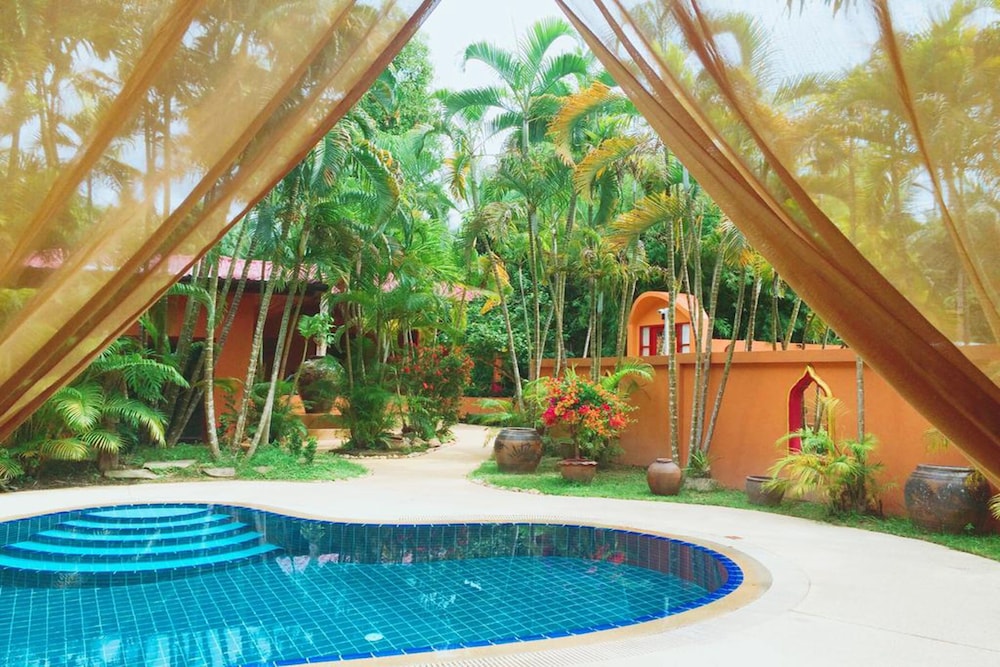 Sazana Villa Resort
