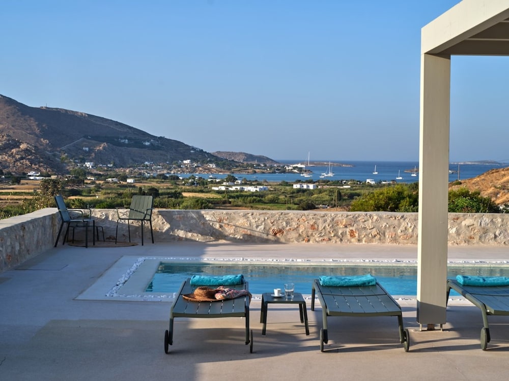 Villa Helia With Swimming Pool