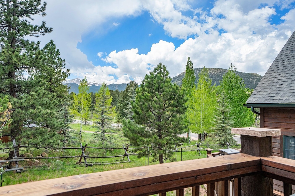 Cozy Solitude Cabins - Estes Park CO