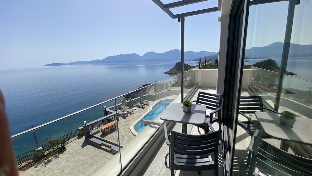 Ostria Apartments