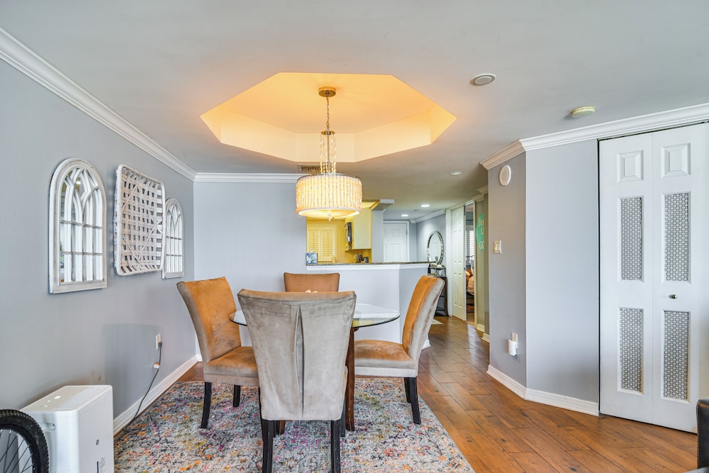 Walk to Beach & Eats: Condo w/ Pool in Clearwater!