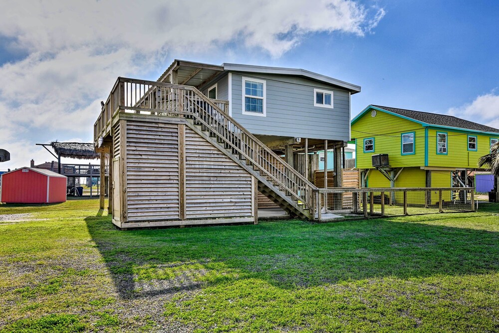 Pet-friendly Surfside Beach Gem - Walk to Beach view 3