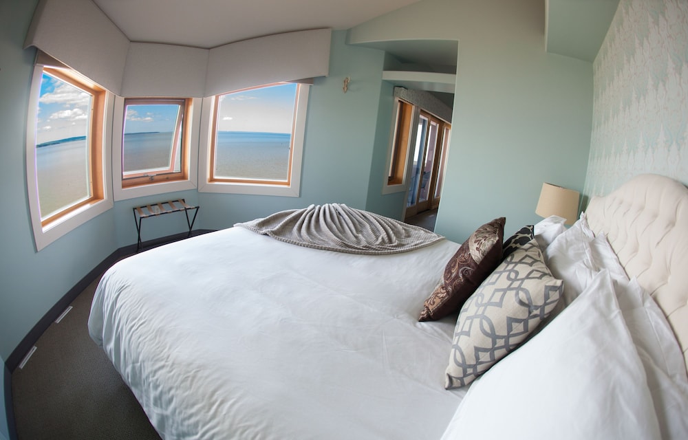 Blue Wave Inn