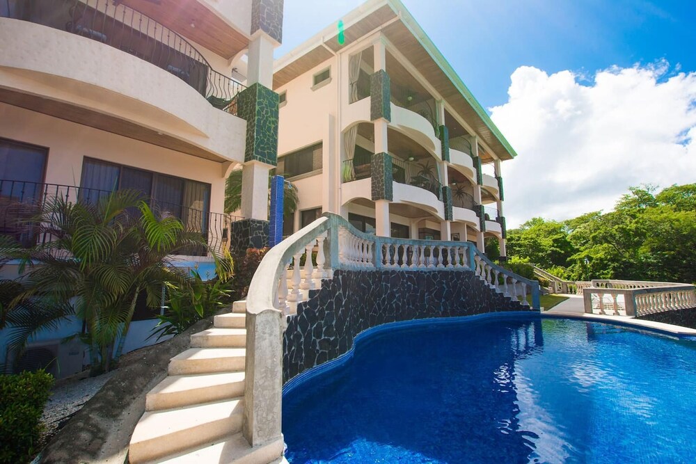 Hotel Dazzling Ocean Views From Cliff in Flamingo - Magnificent Inside and Out - Image 1