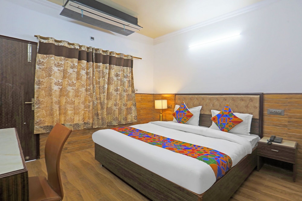 Fabhotel Vasant Villa