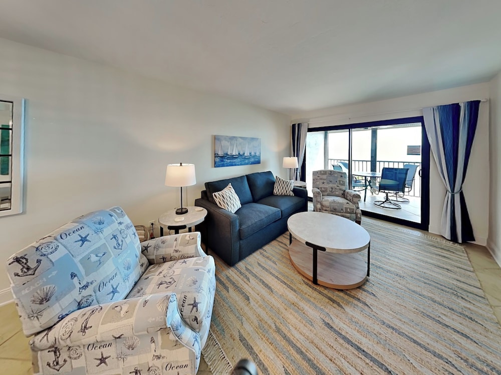 Seaside 4 by Distinctive Beach Rentals
