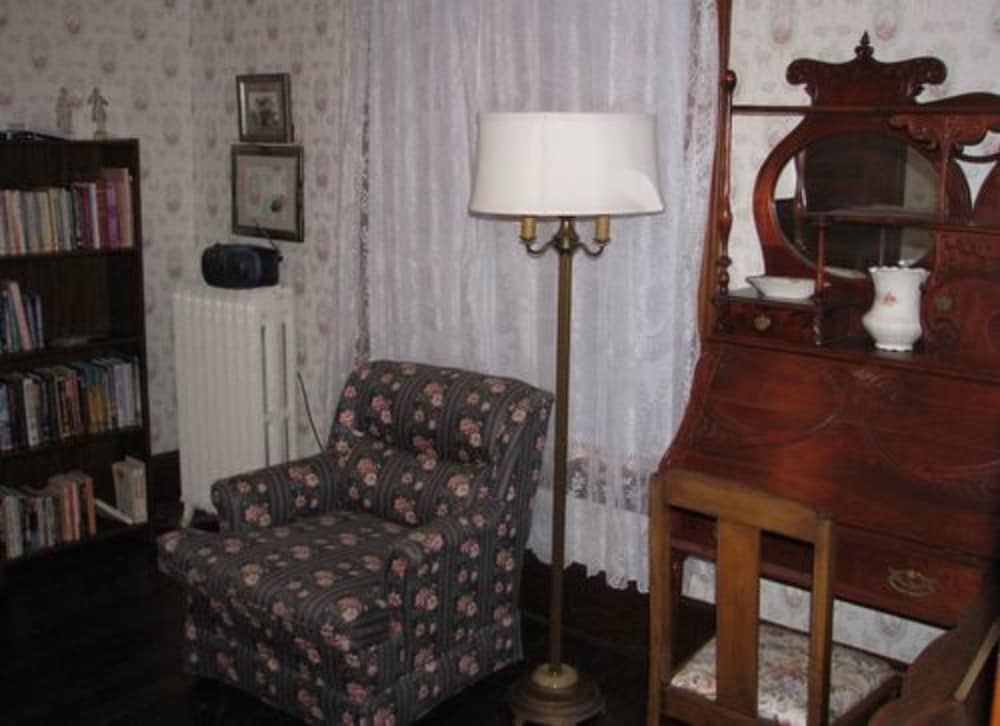 Historic Philip Houston House - Property Image 2