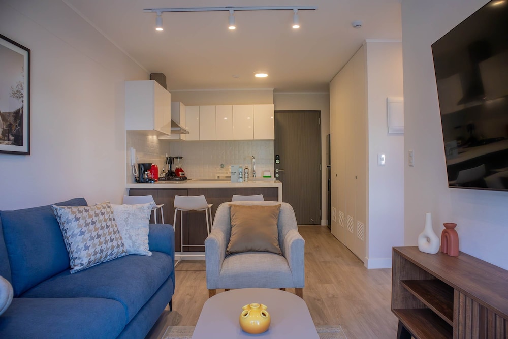 w Striking 2BR w Terrace in Miraflores