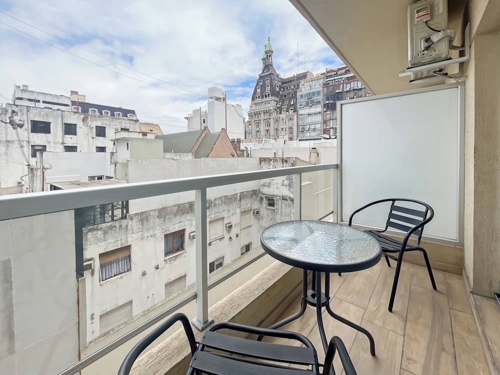 Ayres Suites Moreno