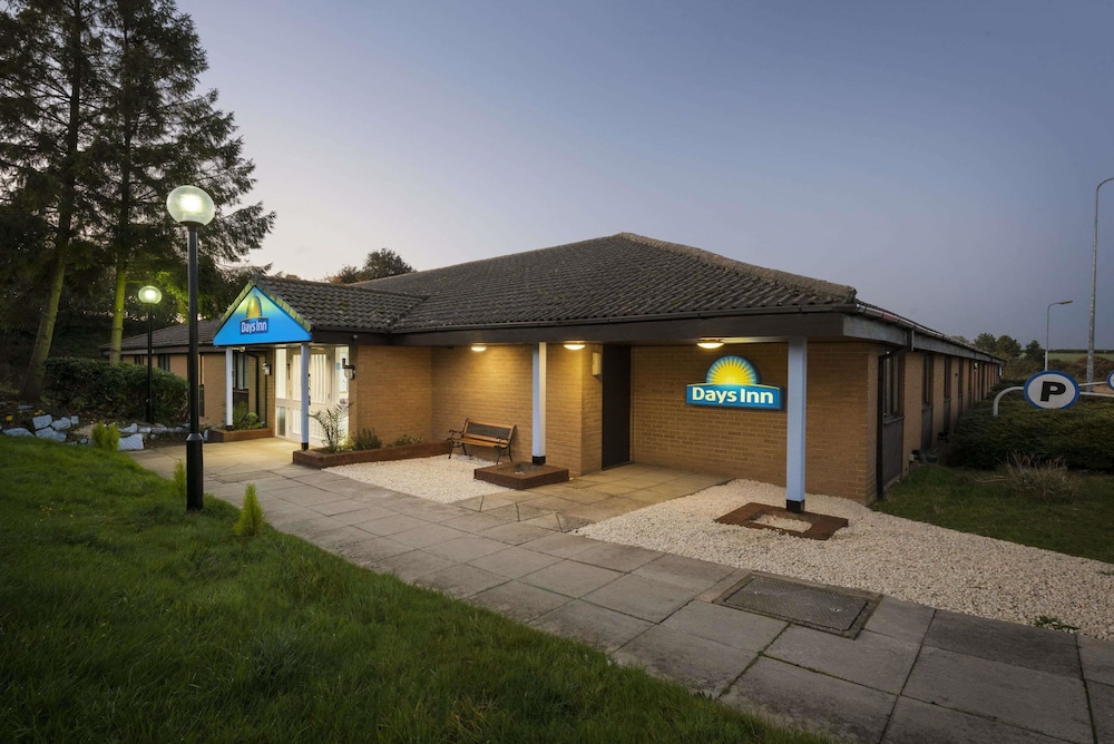 Winchester Vacations - Days Inn by Wyndham Sutton Scotney North - Property Image 11