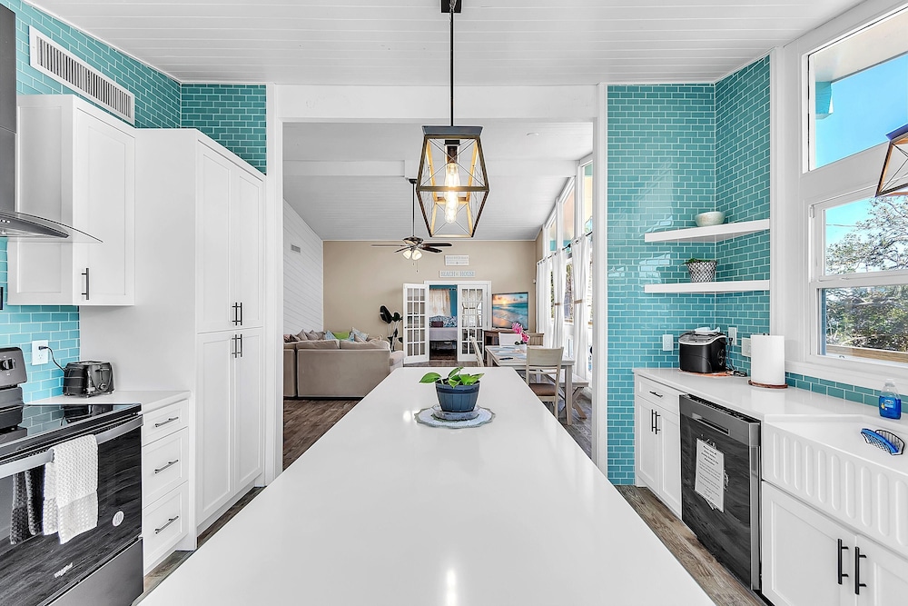 Bates Avenue House