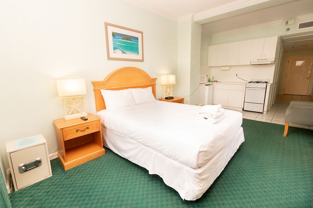 650 Studio Apartment Hollywood Beach view 5