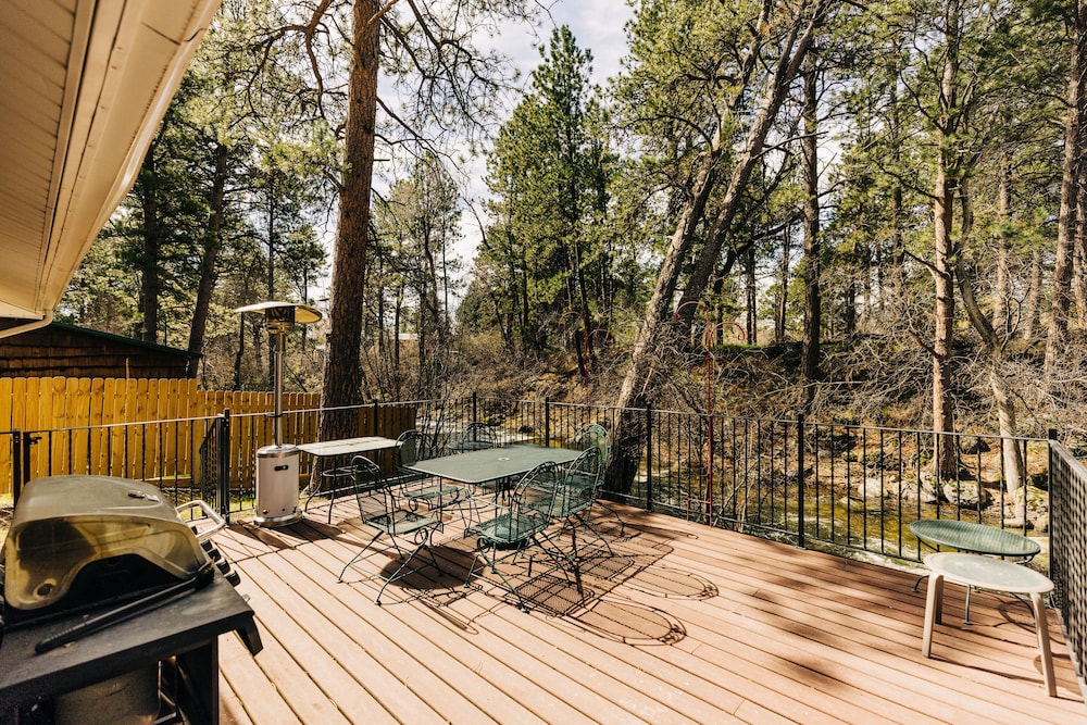 Serene Creek Side Cottage Retreat - Property Image 7