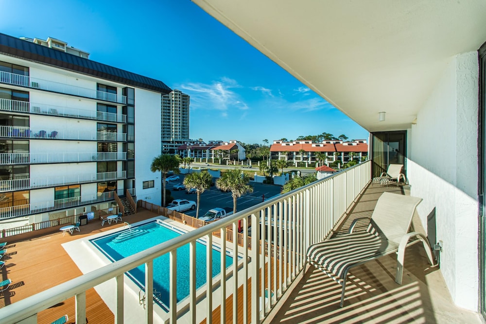 Leeward 308 at Edgewater