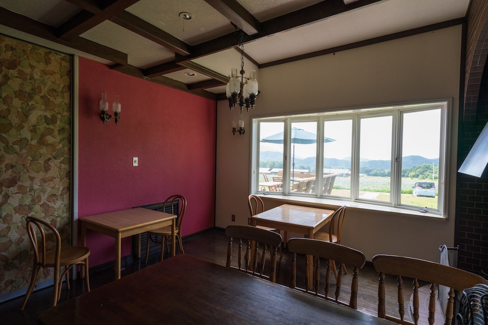 Guesthouse leaf view 5