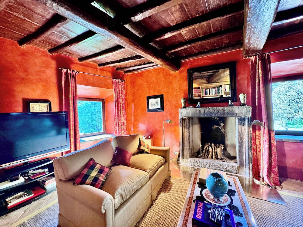New Estate of Joy a Magnificent Historic Villa Near Rome on Glorious Ground Pool and Olives Galore